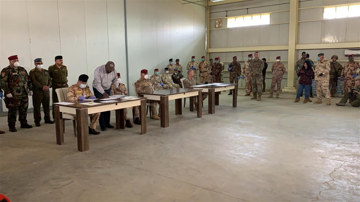 التحالف الدولي يسلم قاعدة K1 للقوات العراقية (صور)