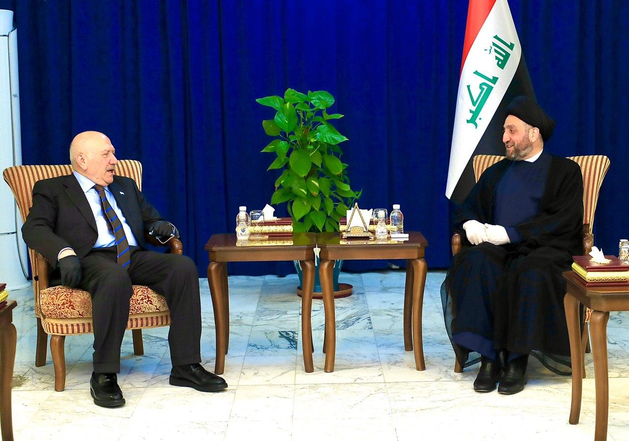 الحكيم لوزير الصحة: يجب استثمار الأطباء العراقيين بالخارج والعمل على عودتهم للبلاد