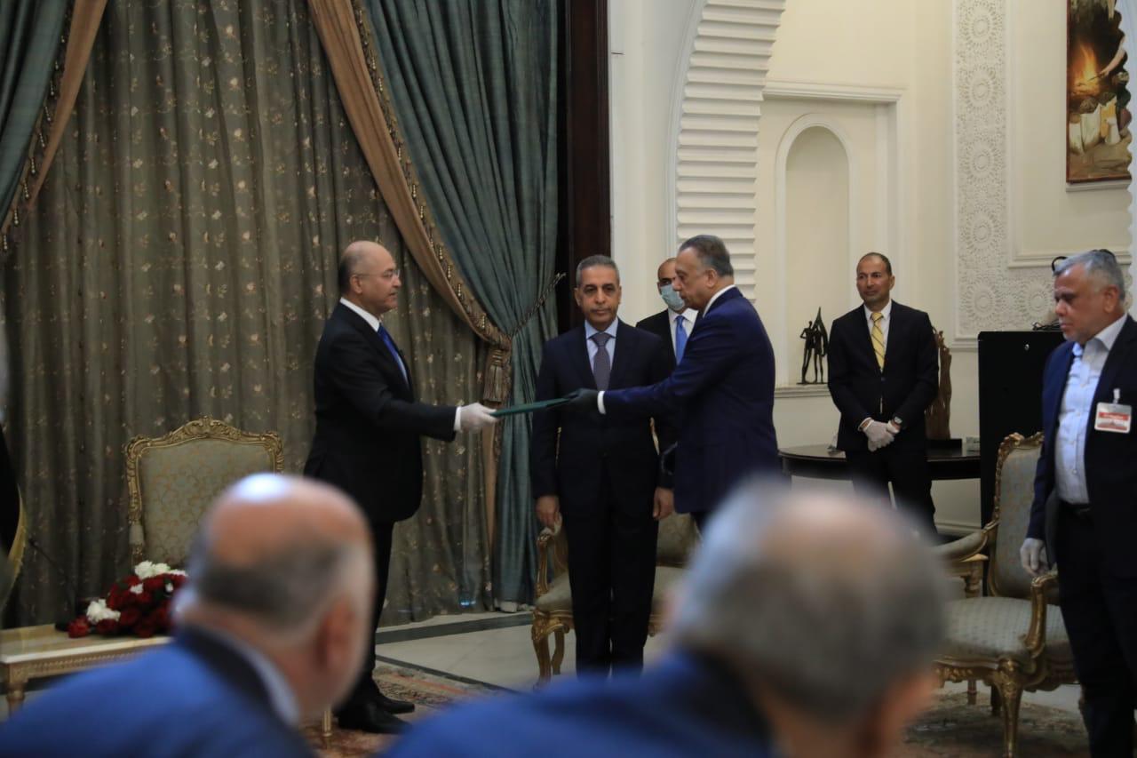 رجل الظل "الكاظمي" .. هل سيقلب المعادلة ؟