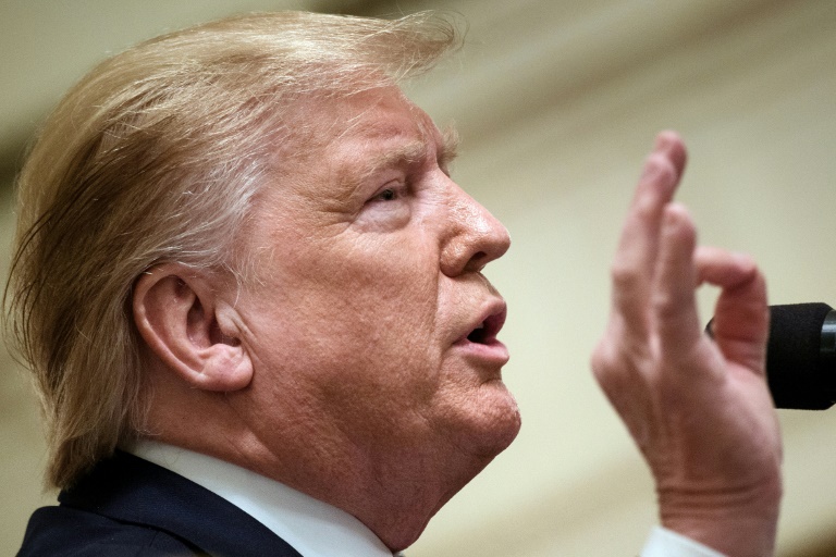 ترامب: أمرت البحرية الأميركية بتدمير أي زورق إيراني يضايق السفن الأميركية