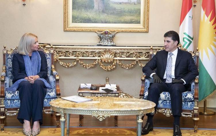 رئيس اقليم كردستان يدلي بأول موقف بعد قرار بغداد وقف صرف رواتب موظفي الاقليم