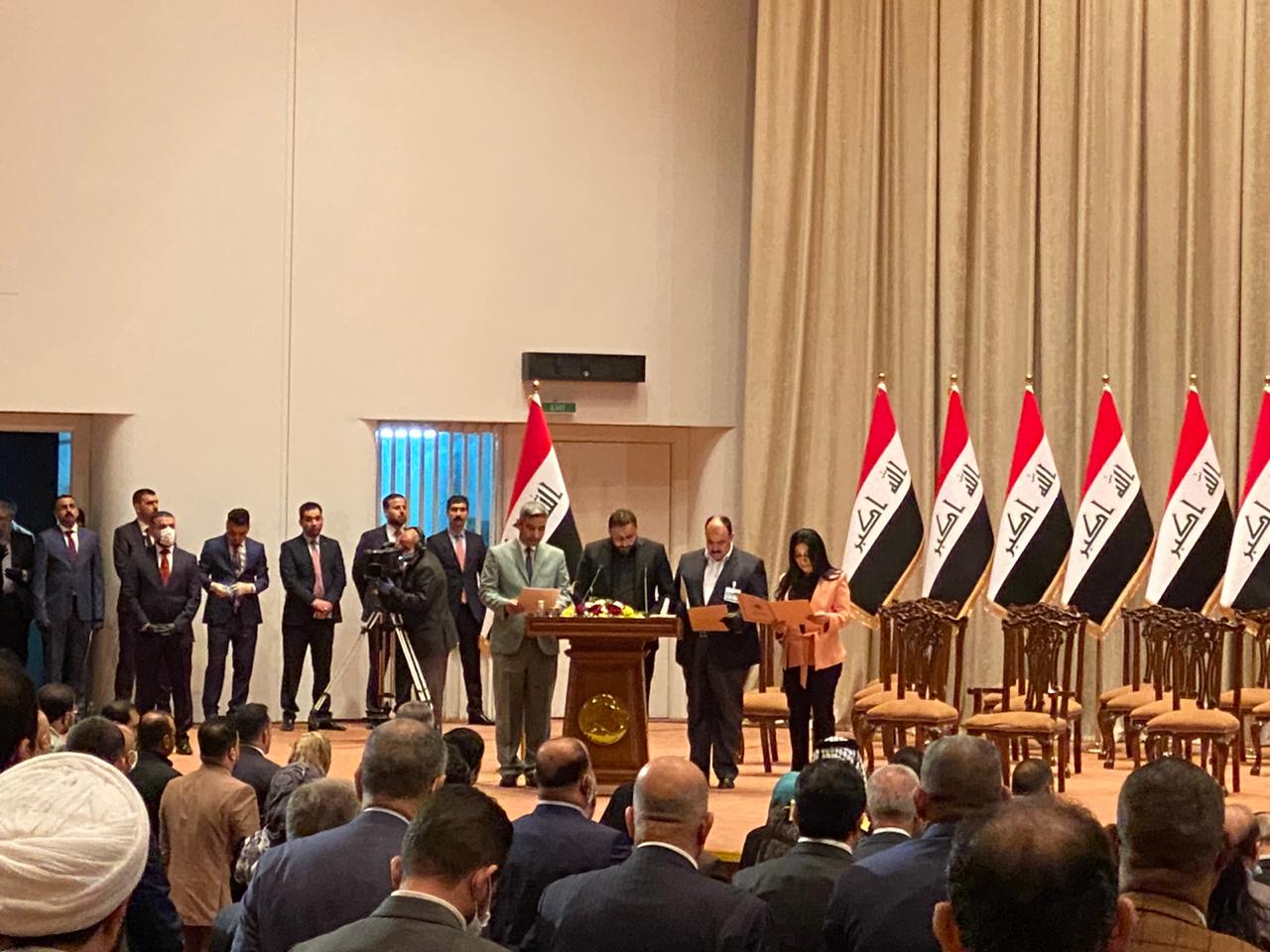 بالصورة.. ثلاث نواب يؤدون اليمين الدستوري