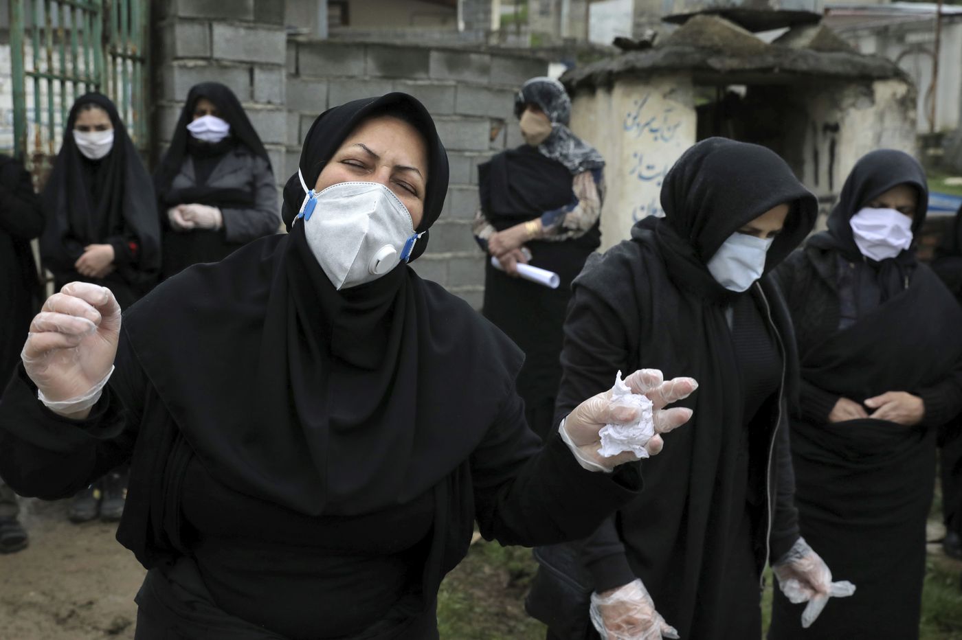 إيران تسجل انخفاضا في إصابات كورونا الجديدة لليوم الثالث على التوالي