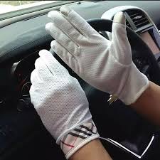 المرور تدعو المواطنين الى ارتداء الكمامة والكفوف