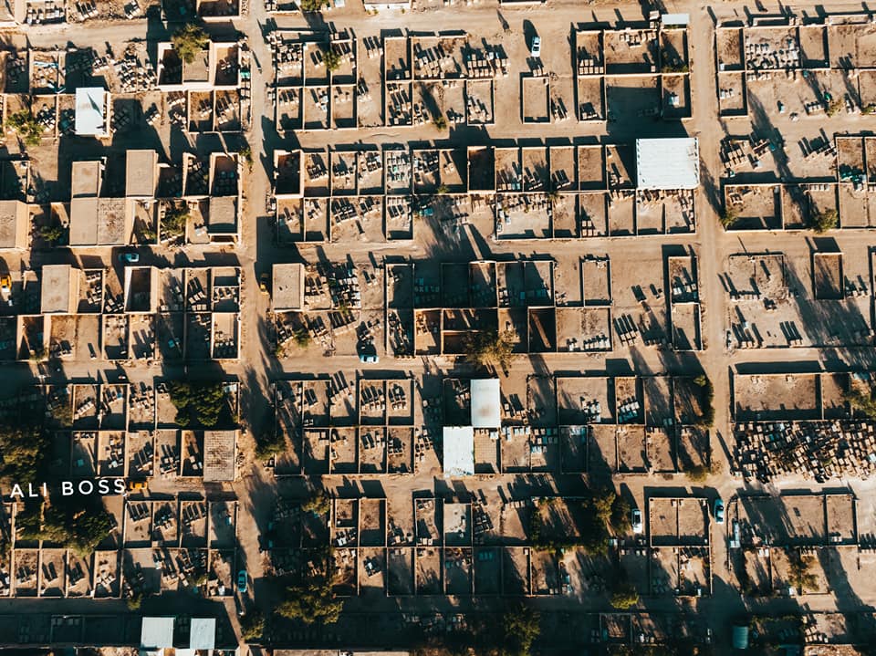 بالصور.. مقبرة كربلاء بالعيد في زمن كورونا