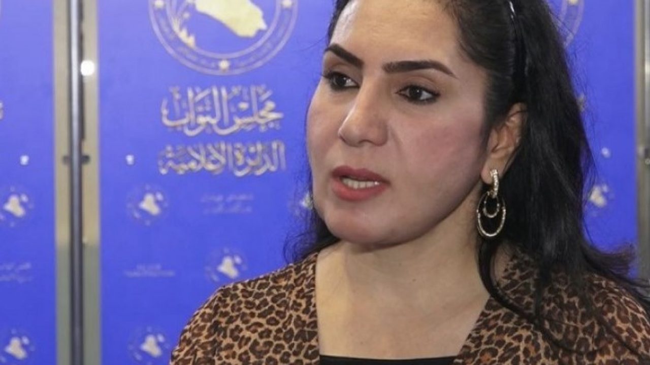 نائبة: المطالبة بالجلوس في المنزل أمر غير واقعي