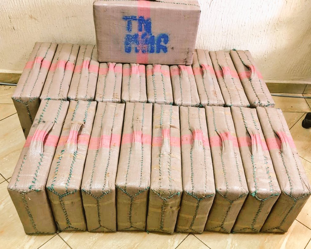 ايران تضبط نحو نصف طن من المخدرات شرق البلاد