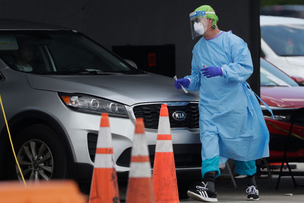 ولاية فلوريدا الأمريكية تسجل ارتفاعا قياسيا في الإصابات بكورونا