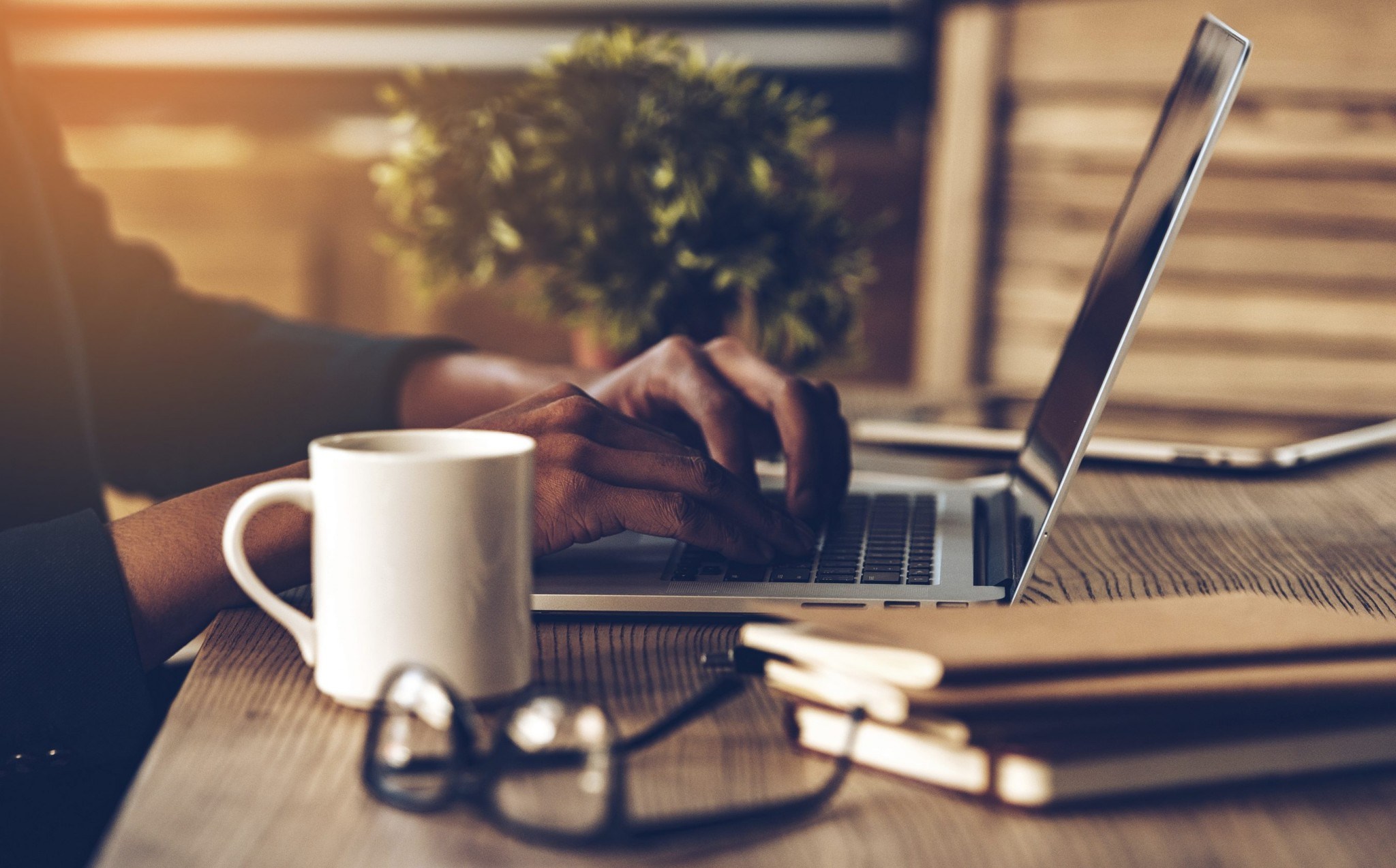 الاتصالات تعزو ضعف الانترنت إلى سببين