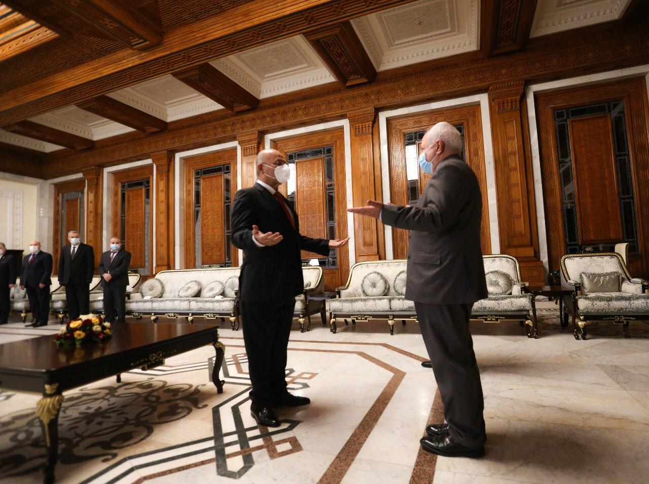 بالفيديو.. رئيس الجمهورية يستقبل وزير الخارجية الايراني