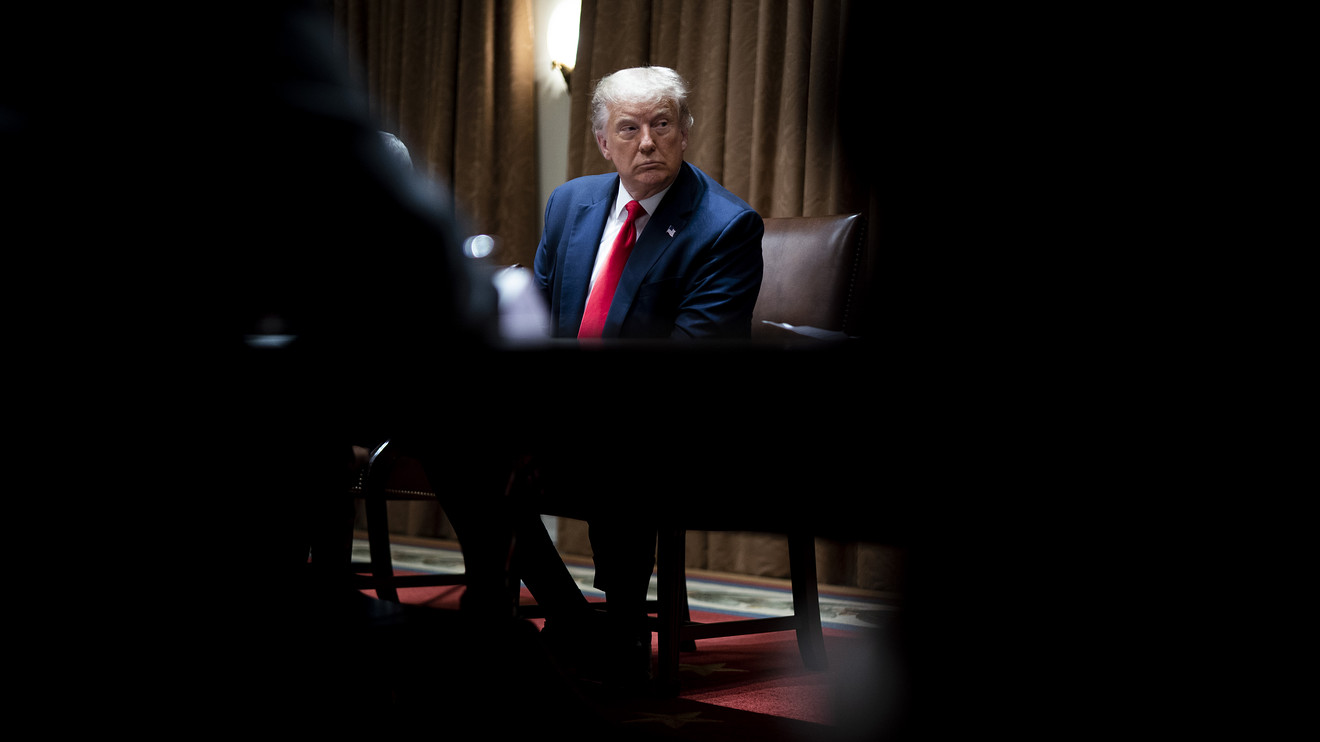 ترامب: جائحة كورونا بدأت في التراجع بالولايات المتحدة