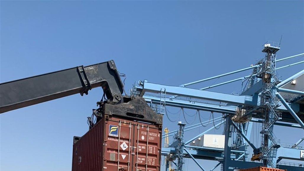 المنافذ: إخلاء حاويات وبراميل بداخلها مواد شديدة الخطورة في أم قصر الشمالي