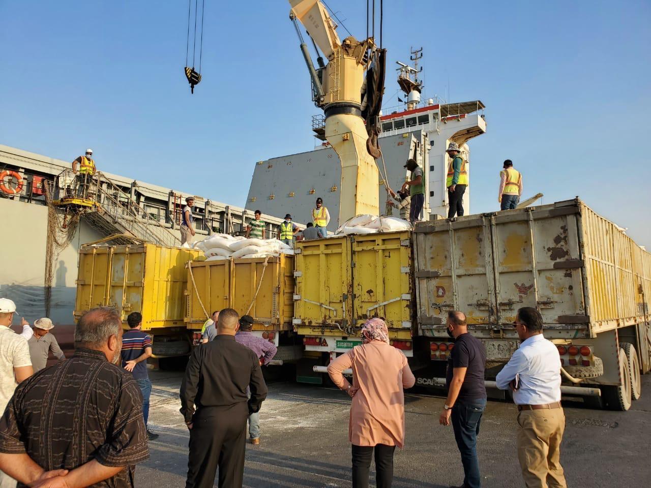 النقل: شحنة المساعدات العراقية ستنطلق من ميناء ام قصر الجنوبي الى لبنان (صور)