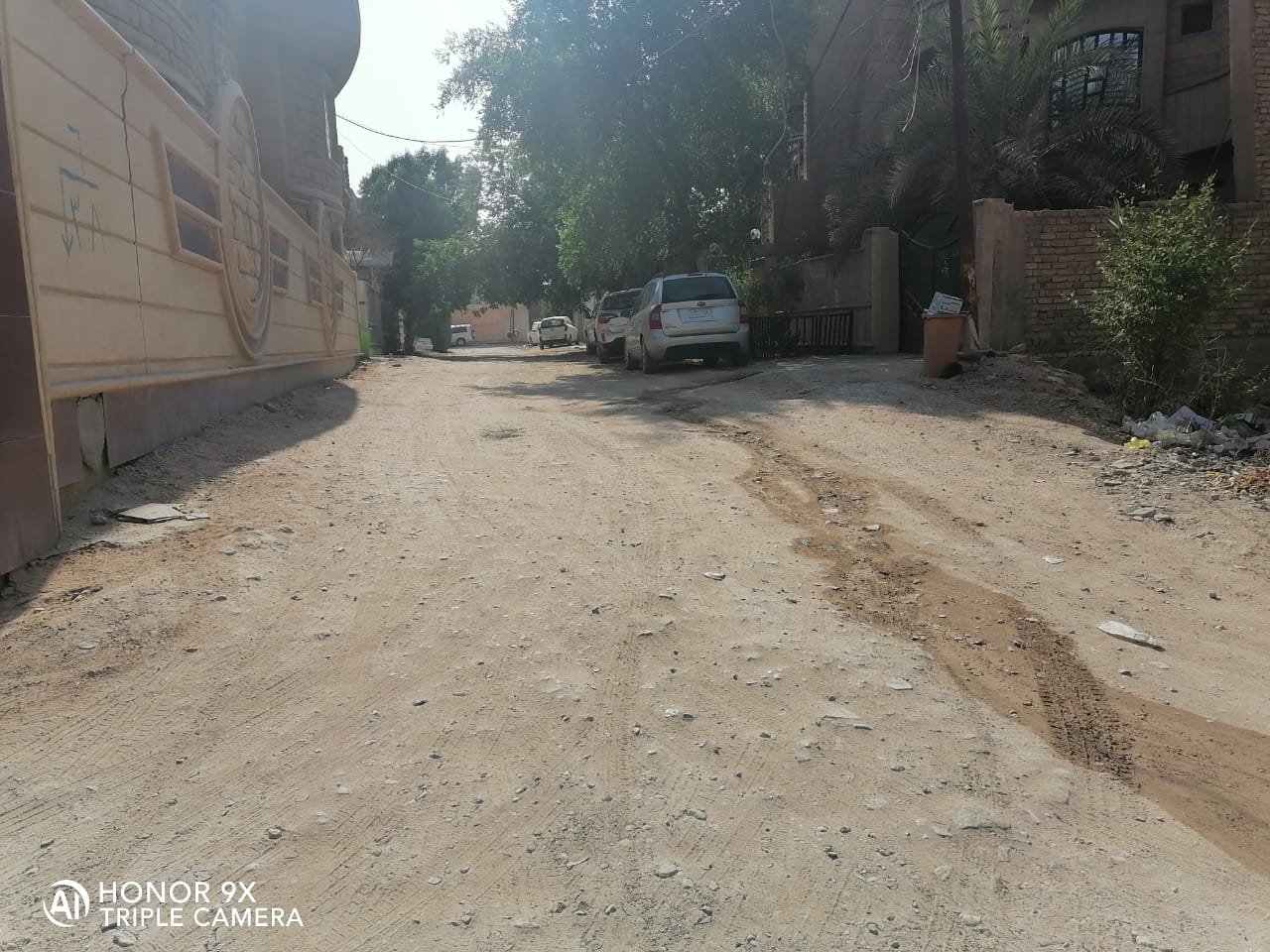 اهالي حي المدراء :حكومة كربلاء لم تعبد اي شارع بالحي بسبب عدم وجود شخصيات سياسية وحزبية تسكن فيه (مصور)