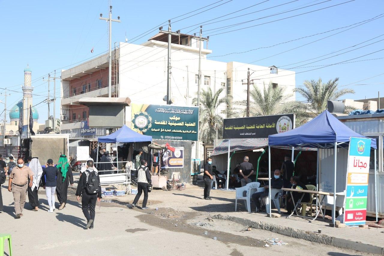 ينقذون المعاقين والنساء والاطفال.. مصلح عربات واسكافي يخدمون زائري اربع محافظات مجانا (مصور)