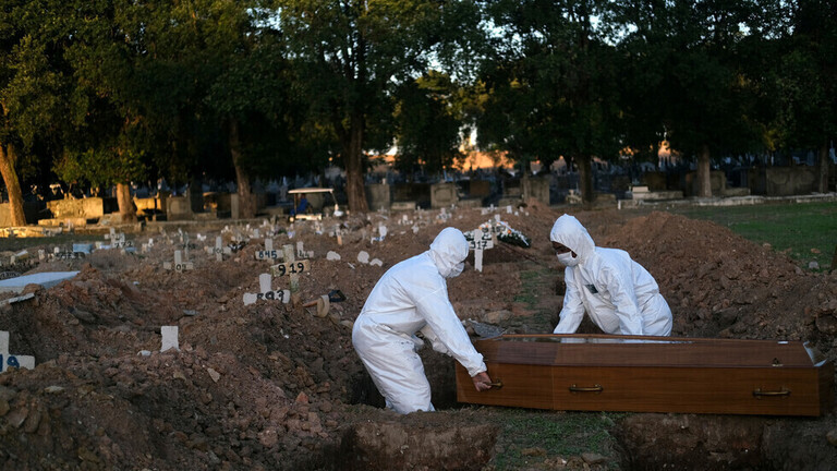 البرازيل تسجل 11946 إصابة و323 وفاة جديدة بفيروس كورونا