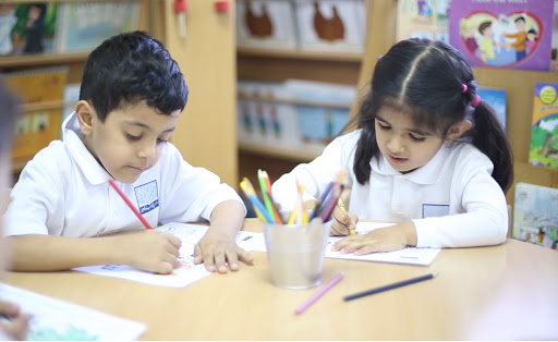 نائب يدعو لتخفيض أجور التعليم الأهلي بالمدارس والجامعات ويُذكّر بأزمة الرواتب