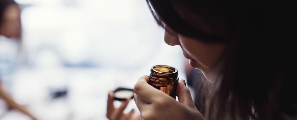 دراسة.. إن كنت لا تستطيع شم هذين الشيئين فأنت مصاب بكورونا