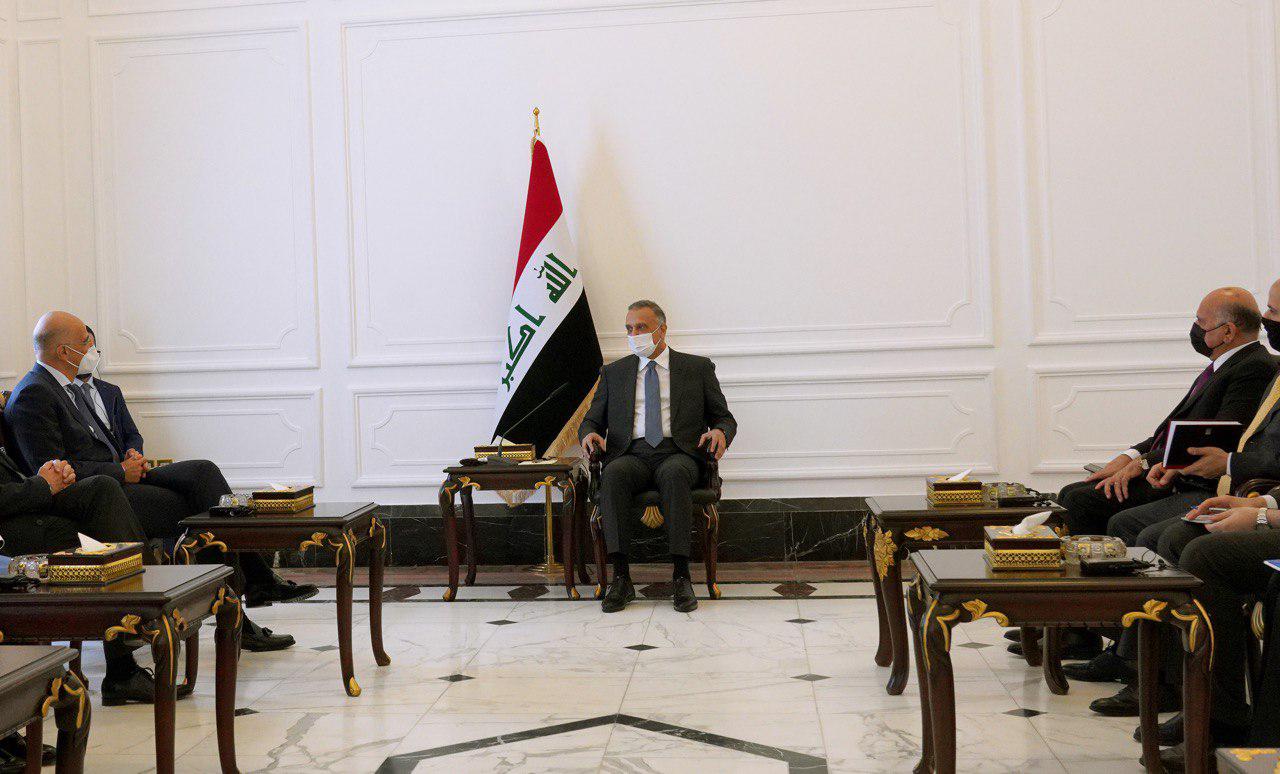 الكاظمي ووزير الخارجية اليوناني يبحثان الاستثمار في مجال الطاقة النظيفة