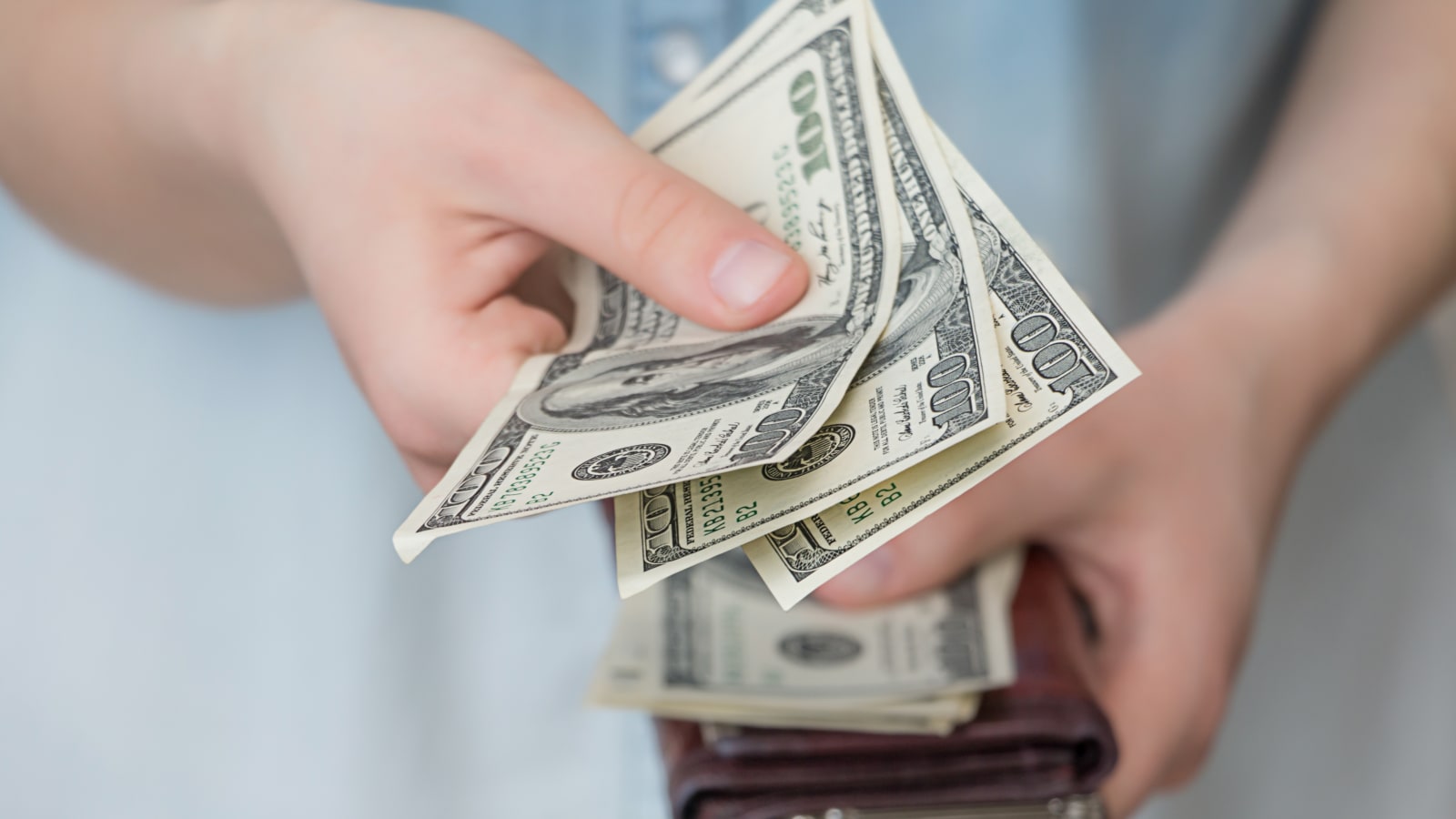 ارتفاع سعر صرف الدولار امام الدينار في كربلاء