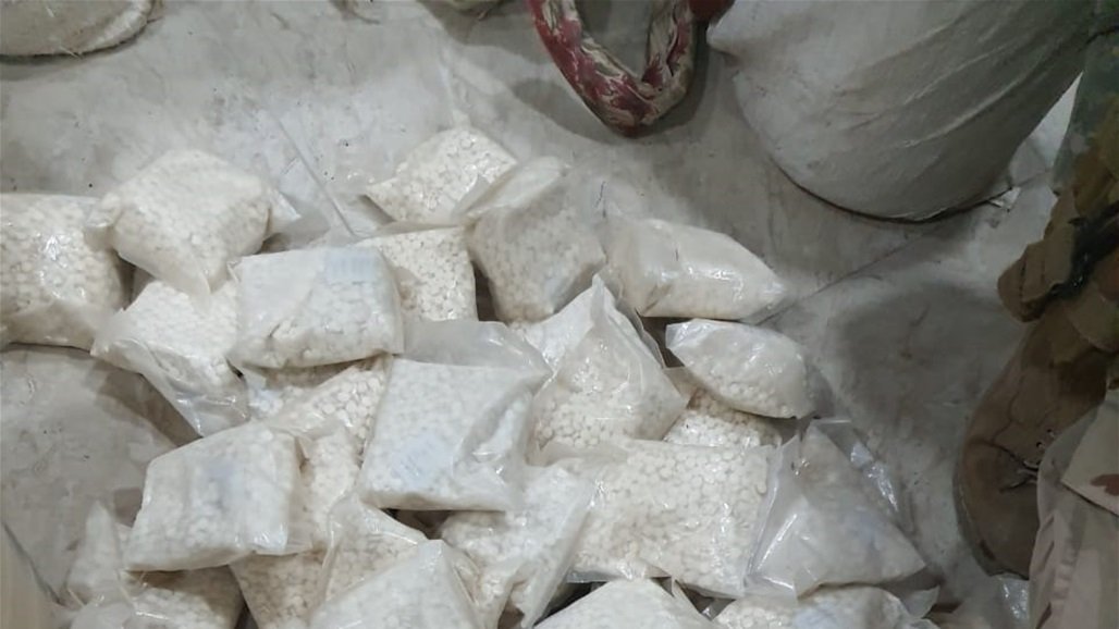 احباط محاولة تسلل 15 شخصا يحملون مواد مهربة من سوريا