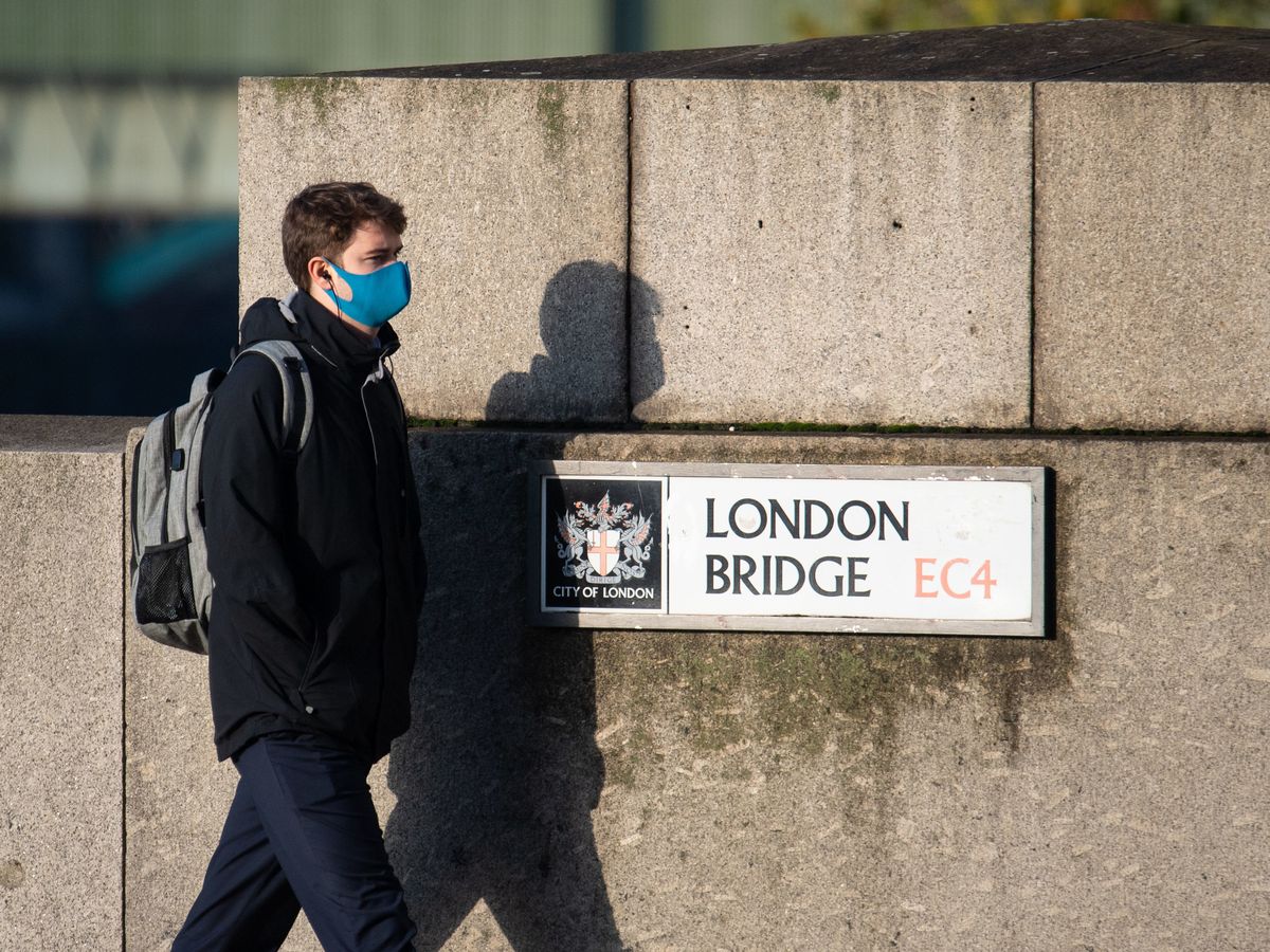 بريطانيا تسجل 138 وفاة ونحو 19 ألف إصابة جديدة بكورونا