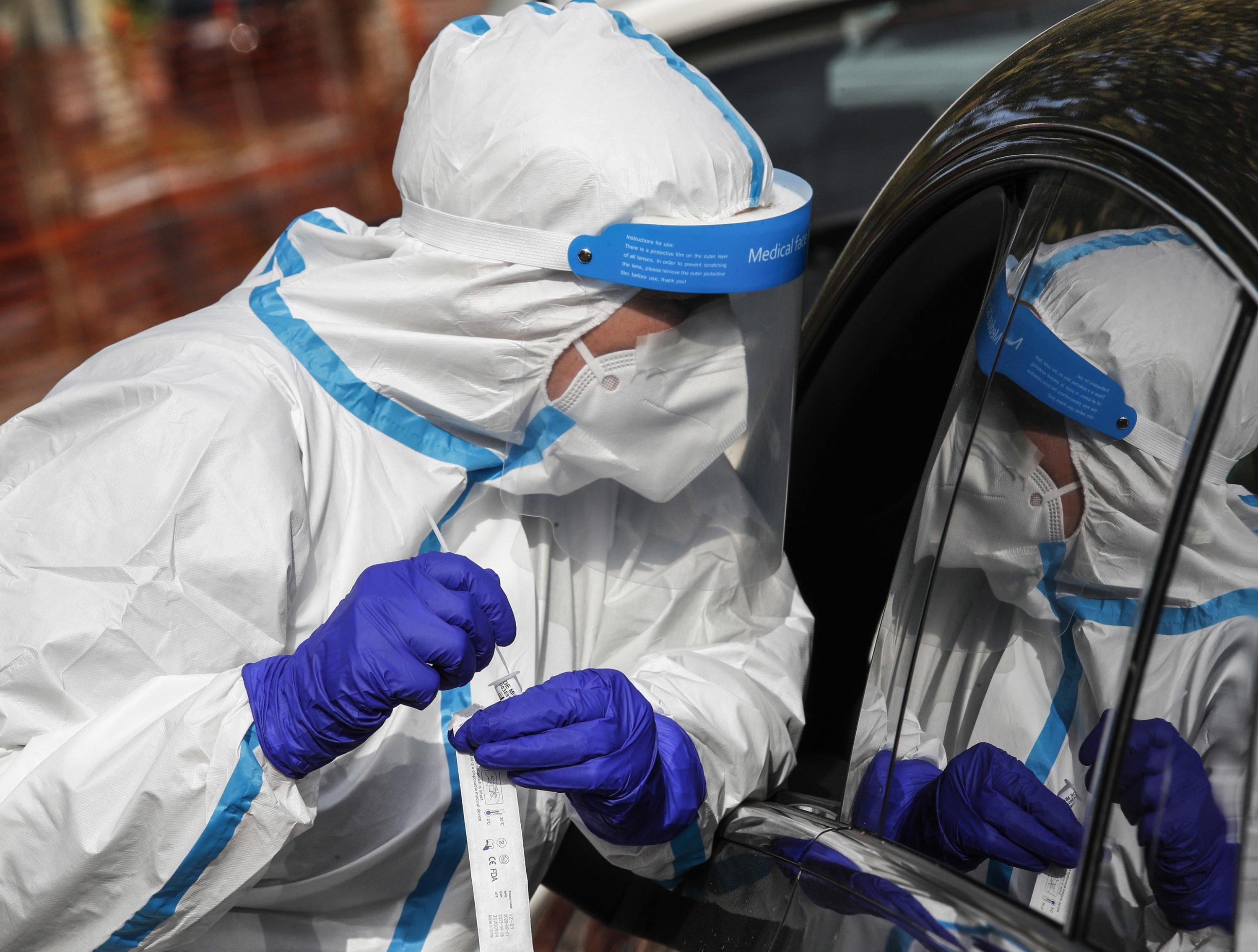 كورونا في إيطاليا.. الإصابات اليومية تتخطى لأول مرة الـ19 ألفا