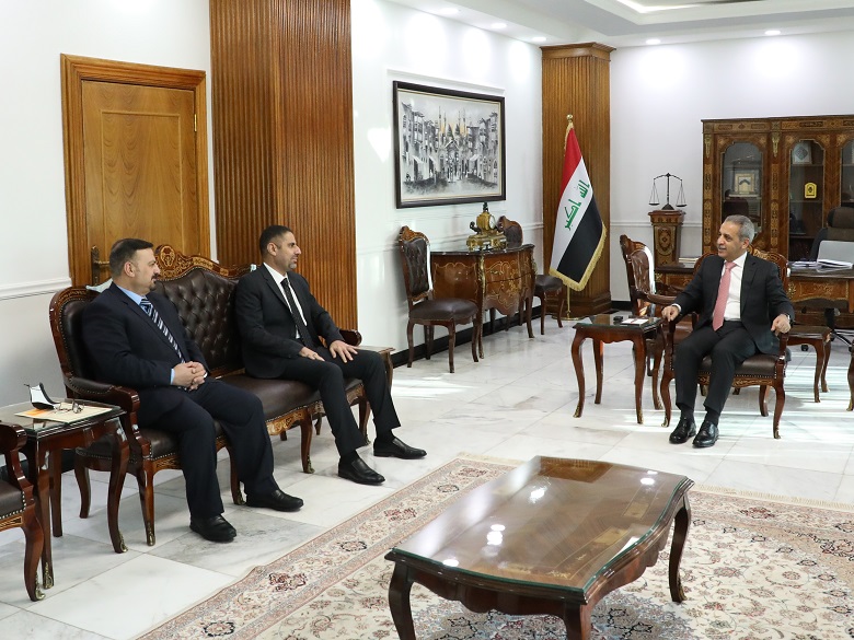 رئيس مجلس القضاء يبحث مع مدير مكتب الكاظمي جهود استرجاع أموال الدولة