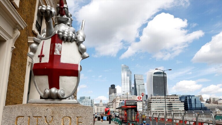 بريطانيا تسجل ارتفاعا في أعداد الإصابات والوفيات اليومية بكورونا