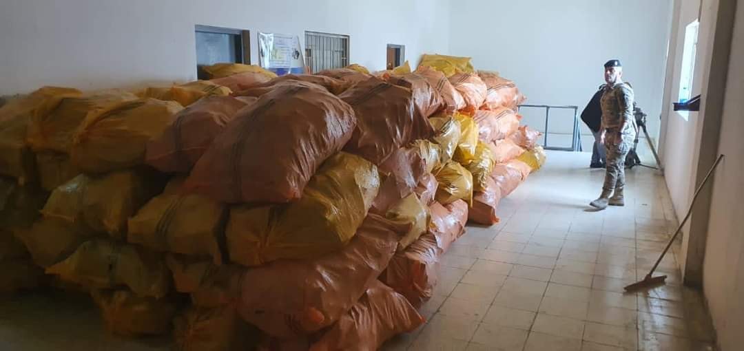 في أكبر عملية من نوعها.. العثور على 14 مليون حبة مخدرة داخل مخزن في كركوك (صور)