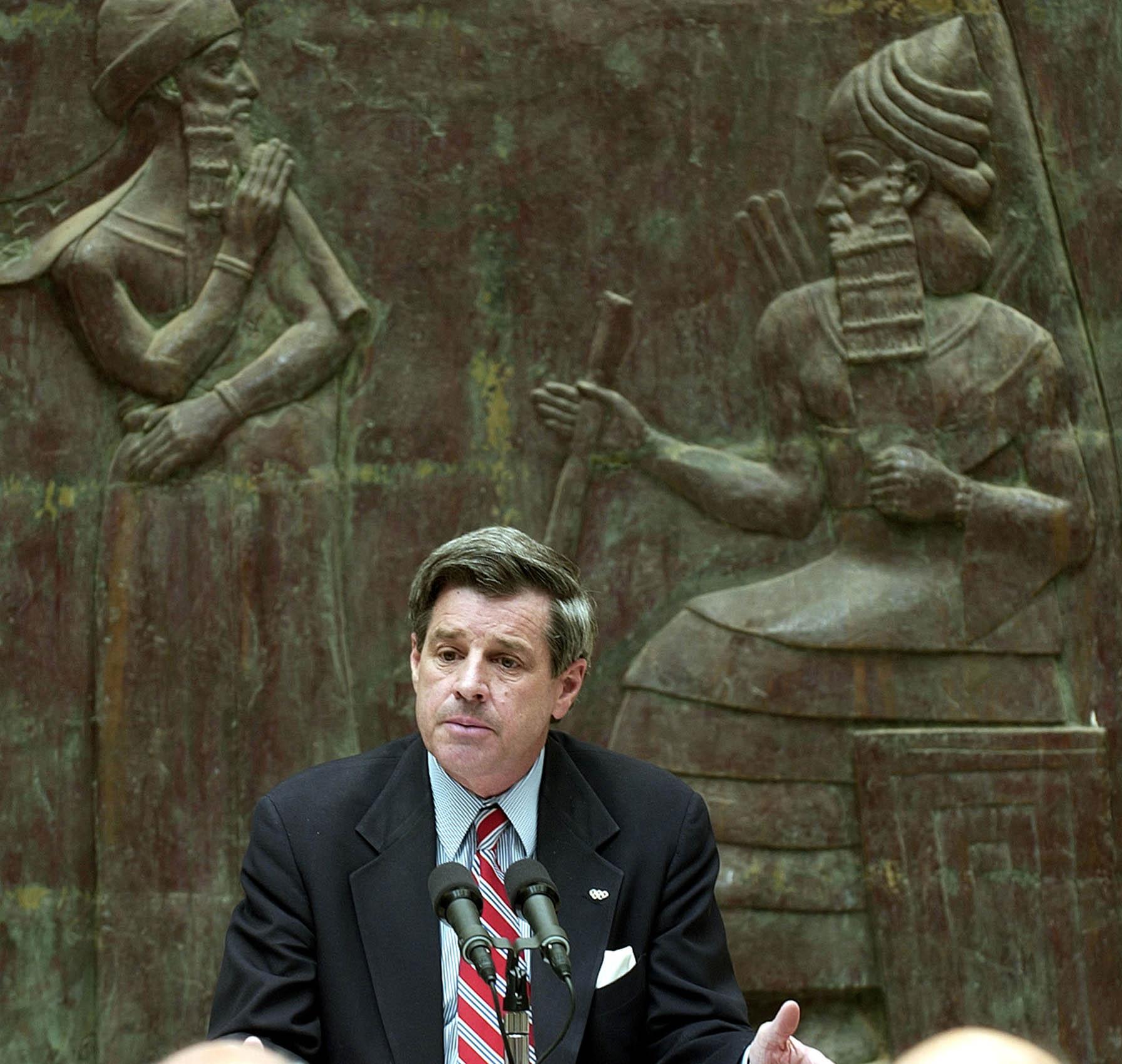 أوامر بول بريمر المائة والغزو الإقتصادي - الديموقراطيّ العظيم