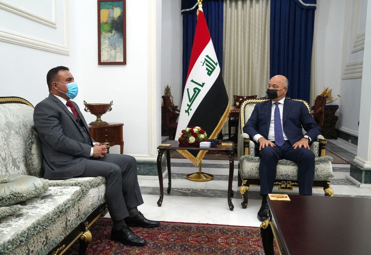 صالح يستقبل وزير الصحة ويبحث معه موقف الجائحة في العراق