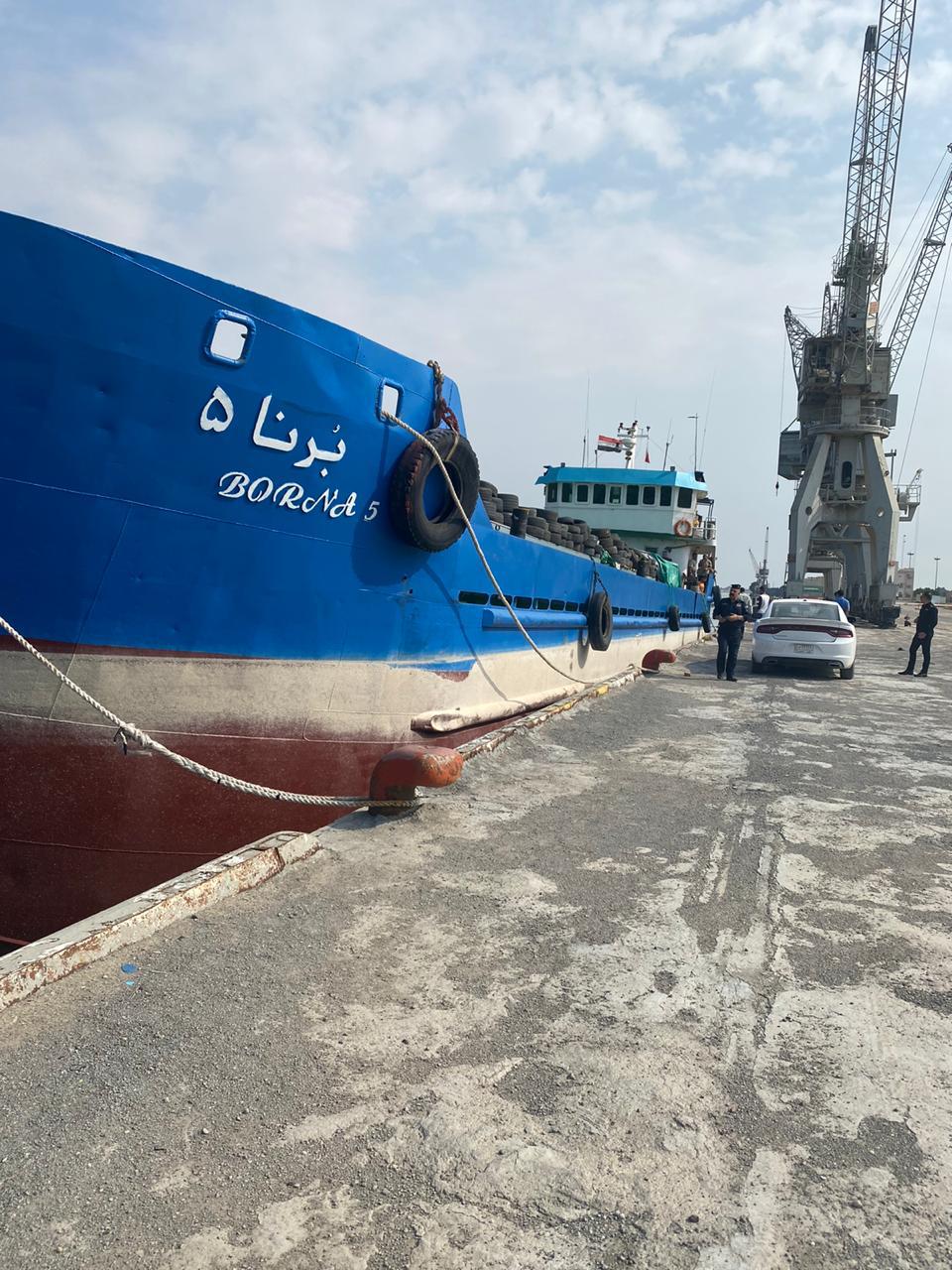 ضبط مخدرات بحوزة مسافر ايراني واعادة سفينة محملة باطارات "مستعملة" إلى ايران