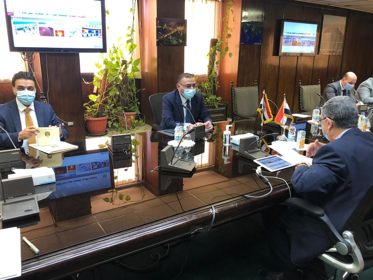 للمساهمة في اعادة تأهيل المحطات.. وزير الكهرباء يبحث مع نظيره المصري آلية تسهيل دخول الشركات المصرية إلى العراق