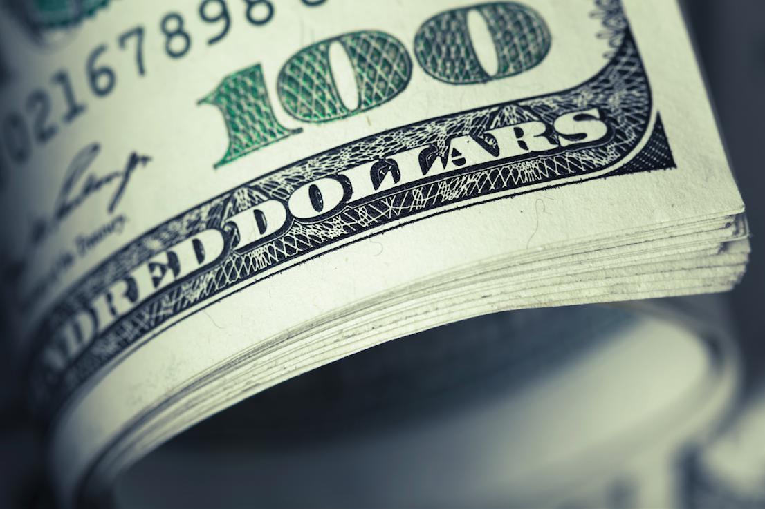 خبير اقتصادي: ضغوط أمريكية مورست على التعامل بالدولار في العراق قد تكون وراء صعوده