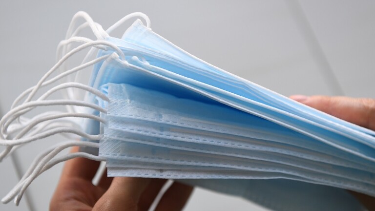 رئيس دولة يشتكي على نفسه لسطات بلاده ويدفع غرامة !