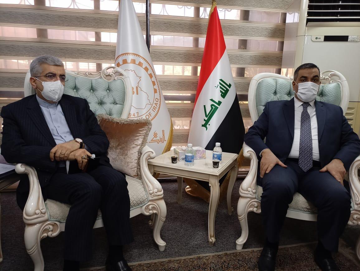 محافظ البنك المركزي يلتقي وزير الطاقة الإيراني