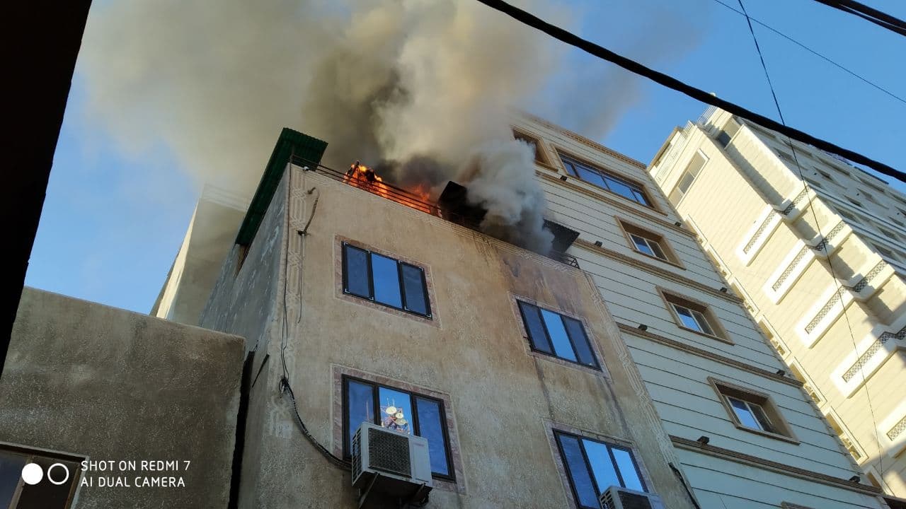 اندلاع حريق في مؤسسة خيرية وسط كربلاء (فيديو)