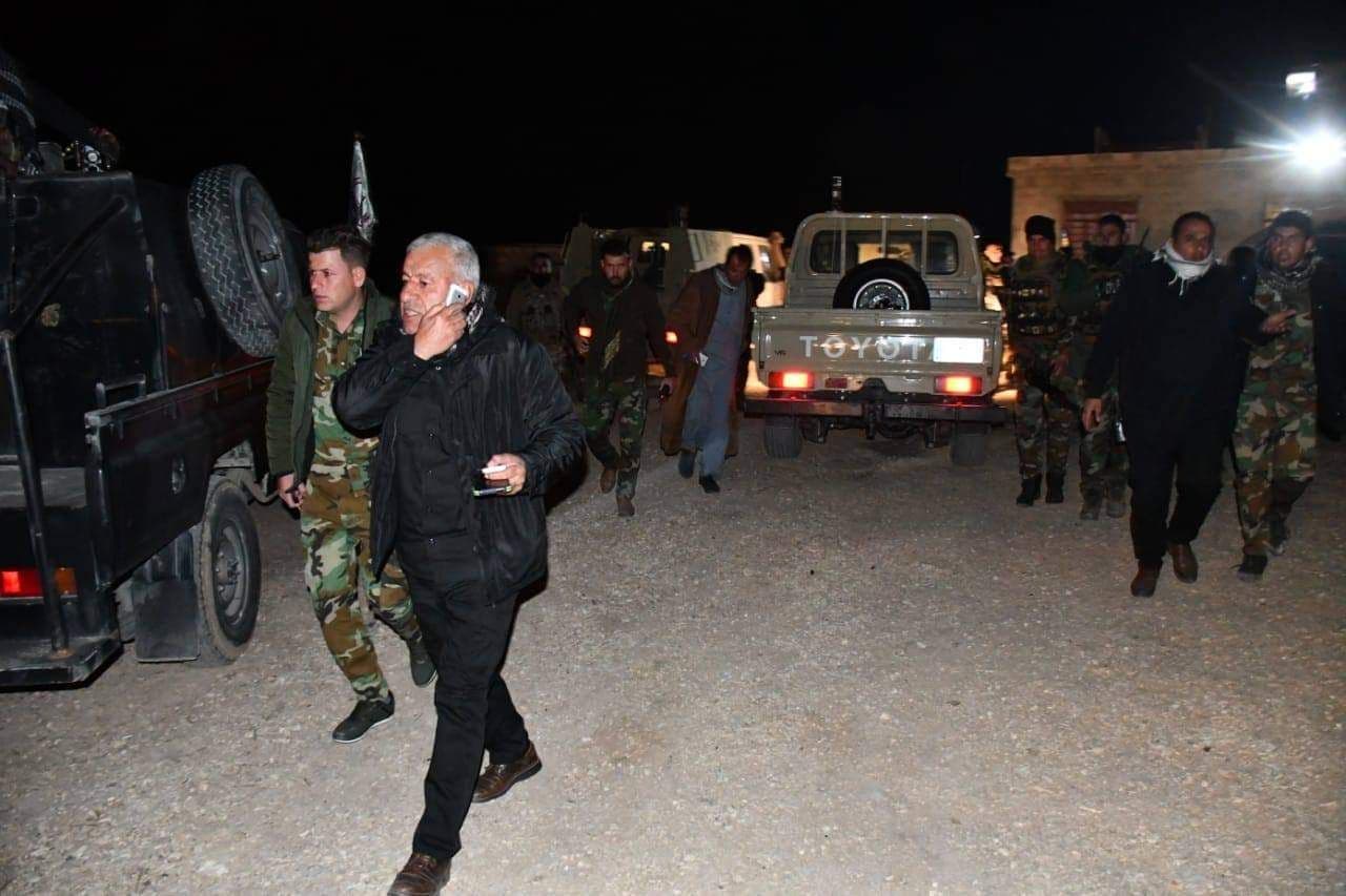 الحشد الشعبي ينقذ سائقاً من الموت في نينوى (صورة)