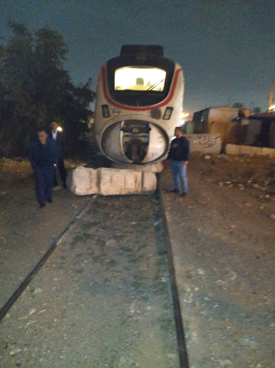 حقيقية اصطدام قطار البصرة بكتلة كونكريتية في بغداد (صور)