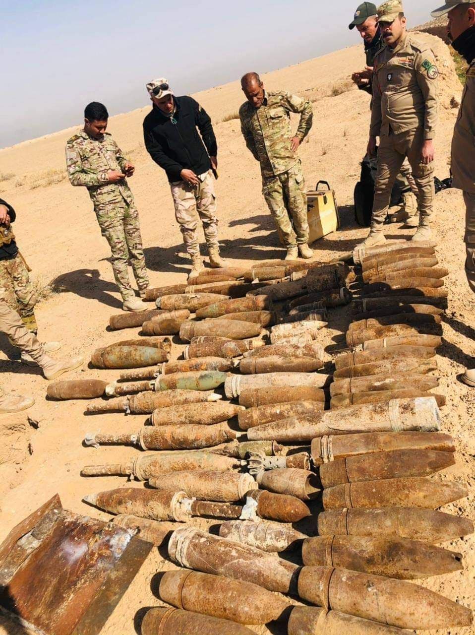 العثور على 83 مقذوفاً حربياً في الانبار