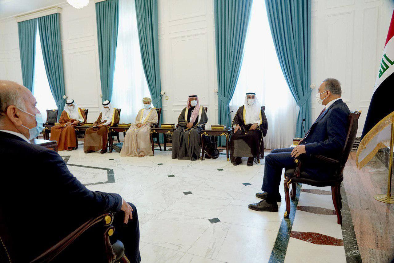 الكاظمي يؤكد لوفد خليجي ضرورة الإسراع بملف الربط الكهربائي