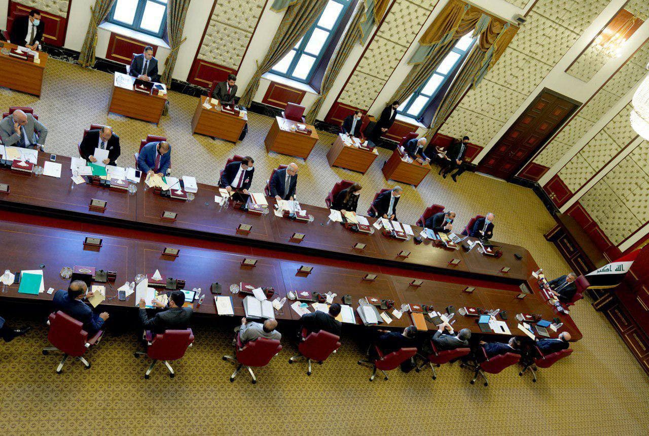 مجلس الوزراء يوعز لوزارة المالية بصرف رواتب "المقيمين الدوريين"