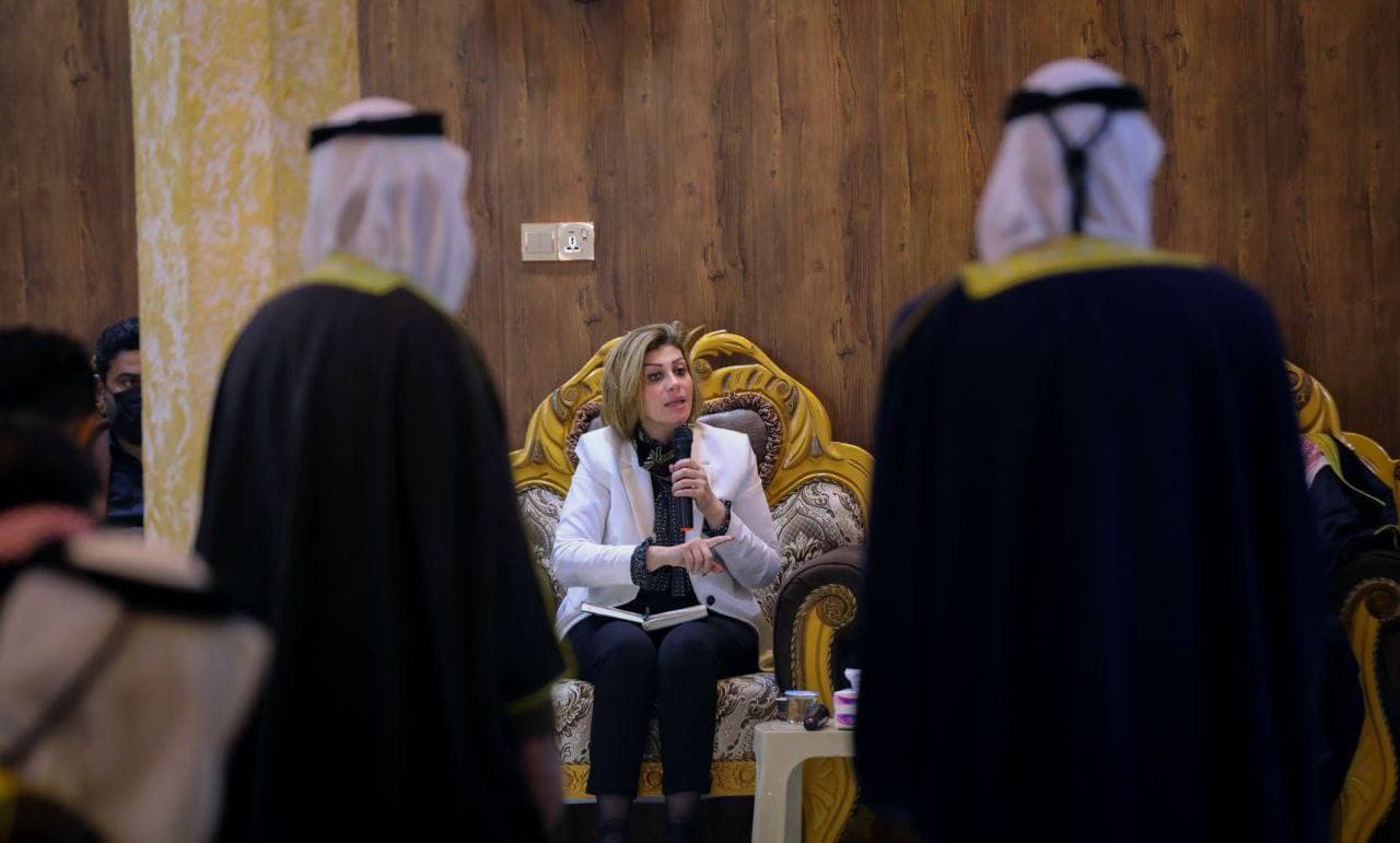 وزيرة الهجرة لعشائر الأنبار: إغلاق مخيمات النازحين قرار لا رجعة فيه (صور)