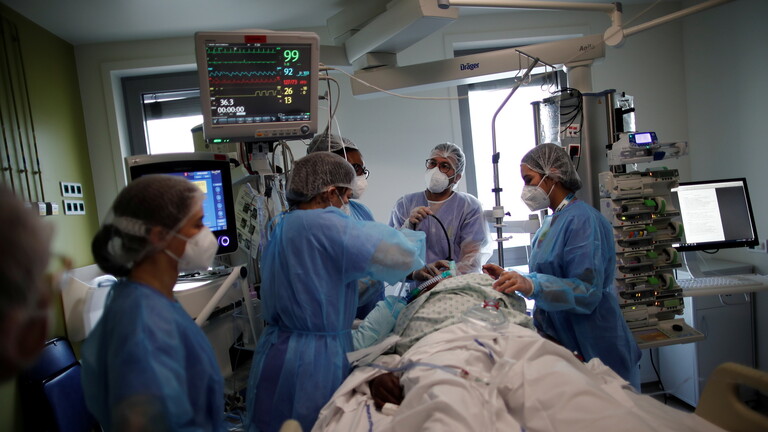 فرنسا تسجل ارتفاعا كبيرا بعدد الإصابات اليومية بفيروس كورونا