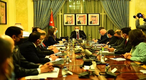 رئيس الحكومة الأردنية يؤكد اهتمام بلاده بتنفيذ مشروعات مشتركة مع العراق
