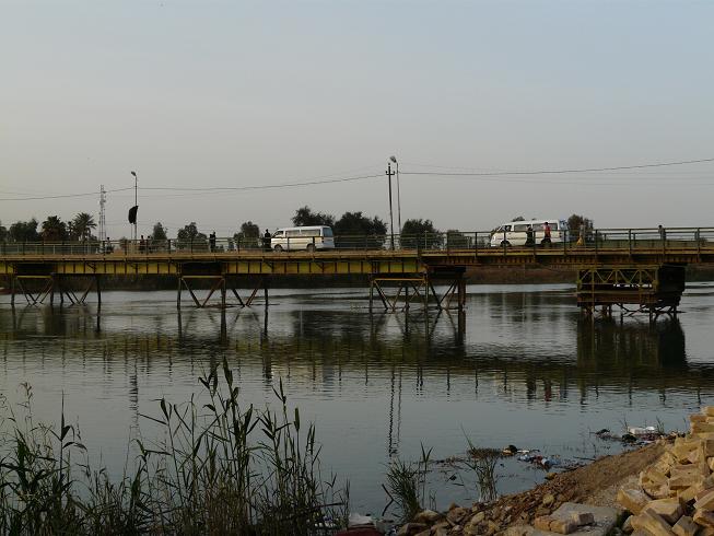 بسبب رسوبها..فتاة تلقي بنفسها في النهر والشرطة تنقذها باللحظات الاخيرة