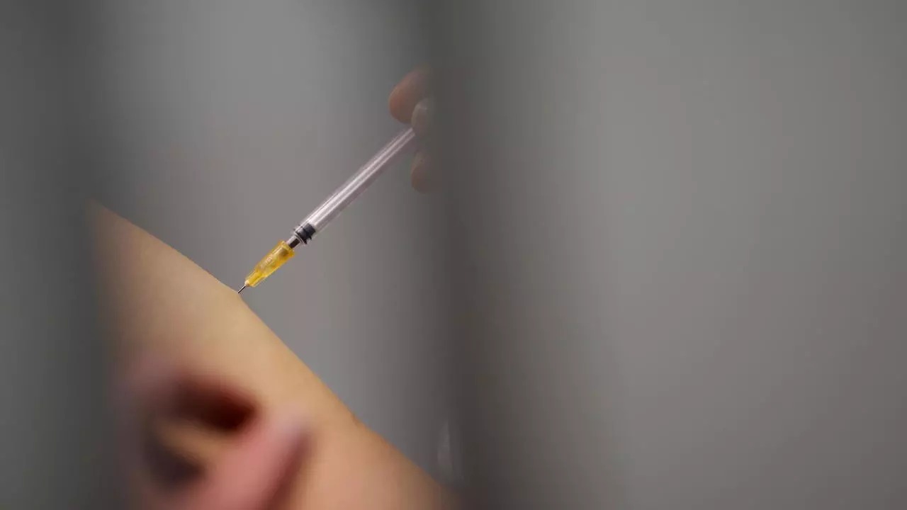 وسط إقبال كبير.. أربيل تطلب من بغداد تزويدها بدفعات إضافية من لقاحات كورونا