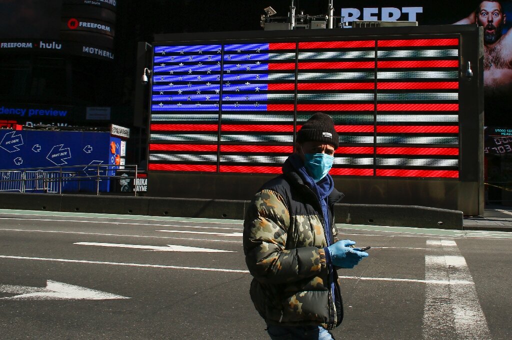 السلطات الاميركية تلغي إلزامية ارتداء "الكمامات" في الأماكن العامة
