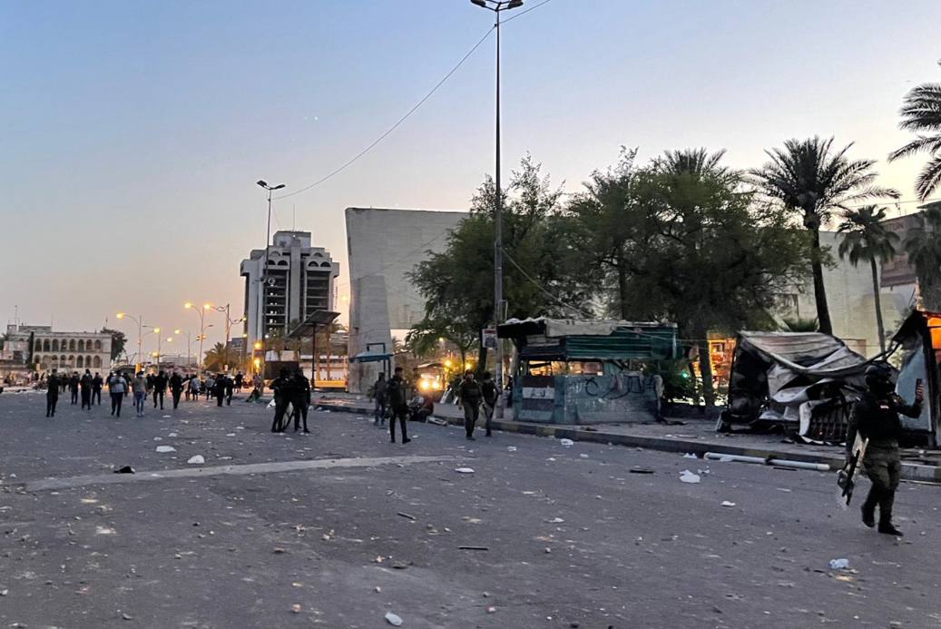 بالقوة.. القوات الامنية تنهي احتجاجات "من قتلني؟" وتفرض سيطرتها على "التحرير"